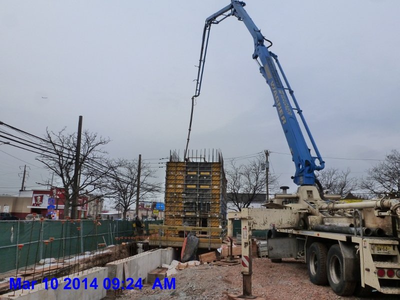 Pouring concrete at Shear wall Elev.4 - Stair -2 Facing West (800x600)